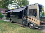 2016 Fleetwood Bounder Class A available for rent in Commerce Township, Michigan