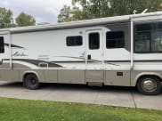 2001 Winnebago Adventurer Class A available for rent in Anchorage, Alaska