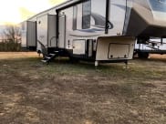 2021 Forest River Sandpiper Fifth Wheel available for rent in RED OAK, Oklahoma