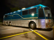 1985 Silver Eagle 34s Class A available for rent in Nashville, Tennessee