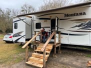 2010 Keystone RV Company Montana Mountaineer Edition Fifth Wheel available for rent in Lockhart, Alabama