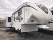 2013 Coachmen Chaparral Fifth Wheel available for rent in Brooklyn Center, Minnesota