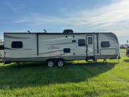2017 Keystone RV Cougar X-Lite Travel Trailer available for rent in Edgerton, Kansas