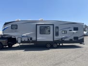 2020 Forest River Cherokee Arctic Wolf Fifth Wheel available for rent in Chino, California