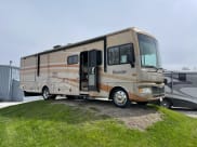 2007 Bounder Bounder Motorhome Class A available for rent in Monroe, Michigan