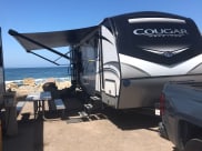 2021 Keystone RV Cougar Half ton Travel Trailer available for rent in Newbury Park, CA 91320, California