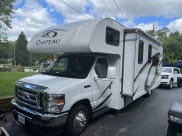 2022 Thor Chateau Class C available for rent in Warrenville, Illinois