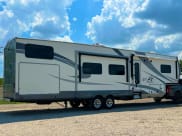 2017 Highland Ridge RV Roamer Fifth Wheel available for rent in New Braunfels, Texas