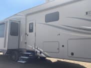 2018 Jayco Eagle Fifth Wheel available for rent in Phelan, California