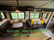 2018 Crossroads RV Sunset Trail Super Lite Travel Trailer available for rent in Sheboygan Falls, Wisconsin