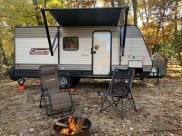 2022 Dutchmen Coleman Lantern LT Travel Trailer available for rent in Beach Park, Illinois