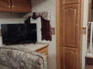 2004 Keystone RV Sprinter Fifth Wheel available for rent in Bakersfield, California