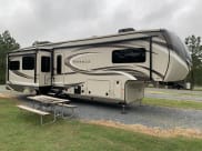 2021 Jayco Pinnacle Fifth Wheel available for rent in lake buena vista, Florida