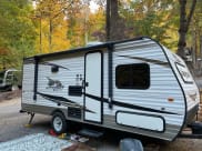 2019 Jayco Jay Flight SLX Travel Trailer available for rent in Midlothian, Texas