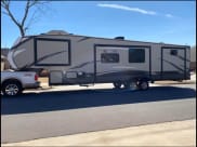 2018 Crossroads RV Volante Fifth Wheel available for rent in Noble, Oklahoma