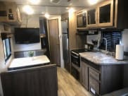 2020 Crossroads RV Zinger Lite Travel Trailer available for rent in Mogadore, Ohio