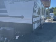 2021 Crossroads RV Zinger Lite Travel Trailer available for rent in Frankford, Delaware