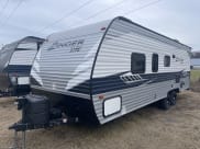 2020 Crossroads RV Zinger Lite Travel Trailer available for rent in Frankford, Delaware