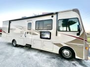 2016 Winnebago Sunstar Class A available for rent in Manchester, New Hampshire