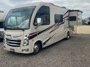 2018 Thor Vegas Class A available for rent in OVERLAND PARK, Kansas