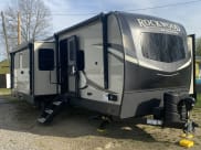 2022 Rockwood Signature Travel Trailer available for rent in Thornville, Ohio