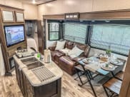 2021 Keystone RV Cougar Fifth Wheel available for rent in Lakeland, Florida