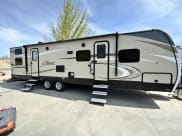 2018 Keystone RV Cougar Travel Trailer available for rent in Royal City, Washington