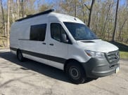 2022 Mercedes-Benz Sprinter RV Motorhome Campervan Class B available for rent in Cedar Rapids, Iowa