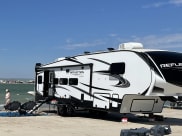 2021 Grand Design Reflection Fifth Wheel available for rent in Lemoyne, Nebraska