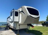 2023 Forest River Heritage Glen Elite Fifth Wheel available for rent in Shawnee, Kansas