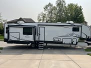 2022 East to West Tandara Fifth Wheel available for rent in Papillion, Nebraska