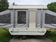 1991 Coleman Destiny Roanoke Popup Trailer available for rent in Tacoma, Washington