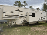 2017 Cedar Creek Silverback Fifth Wheel available for rent in Saucier, Mississippi