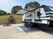 2022 Crossroads RV Zinger Travel Trailer available for rent in Heiskell, Tennessee