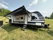 2021 Crossroads RV Zinger Travel Trailer available for rent in Waynesburg, Pennsylvania