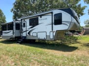 2020 Keystone RV Cougar Fifth Wheel available for rent in Greenwood, Arkansas