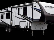 2018 Crossroads RV Cruiser Aire Fifth Wheel available for rent in Salida, California