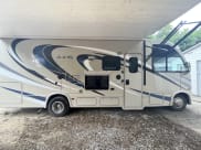 2017 Thor Axis Class A available for rent in Indianapolis, Indiana