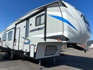 2020 Forest River Cherokee Arctic Wolf Fifth Wheel available for rent in Twin Falls, Idaho