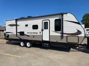 2019 Starcraft Autumn Ridge Outfitter Travel Trailer available for rent in Broken Arrow, Oklahoma