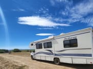 2001 Jamboree Jamboree Motorhome Class C available for rent in Portland, Oregon