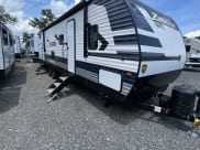 2023 Crossroads RV Zinger Travel Trailer available for rent in Frankford, Delaware