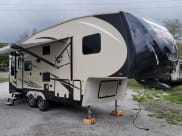 2016 Forest River Sabre Sabre Lite Fifth Wheel available for rent in Jacksonville, Florida