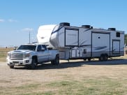 2023 Keystone RV Avalanche Fifth Wheel available for rent in Weatherford, Texas