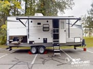 2021 Prime Time Avenger 24BHS Travel Trailer available for rent in Lorain, Ohio