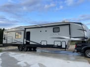 2021 Forest River Cherokee Arctic Wolf Fifth Wheel available for rent in Liberty Hill, Texas