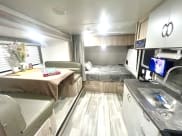 2022 Winnebago Minnie Winnie Travel Trailer available for rent in New Braunfels, Texas