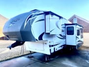 2012 Keystone Cougar Fifth Wheel available for rent in New Market, Alabama