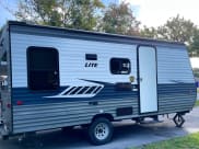 2019 Crossroads RV Z-1 Lite Travel Trailer available for rent in Margate, Florida