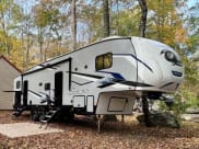 2023 Forest River Cherokee Arctic Wolf Fifth Wheel available for rent in Somers, Connecticut